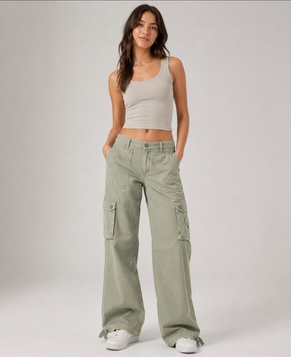 American Eagle Outfitters Pants - Parachute Baggy Jogger AEO Wide Leg Utility Cargo Pants Sz 2 Olive Green Stretch